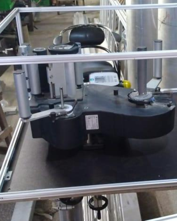 DUST PROOF HOUSING FOR LABELLING MACHINE