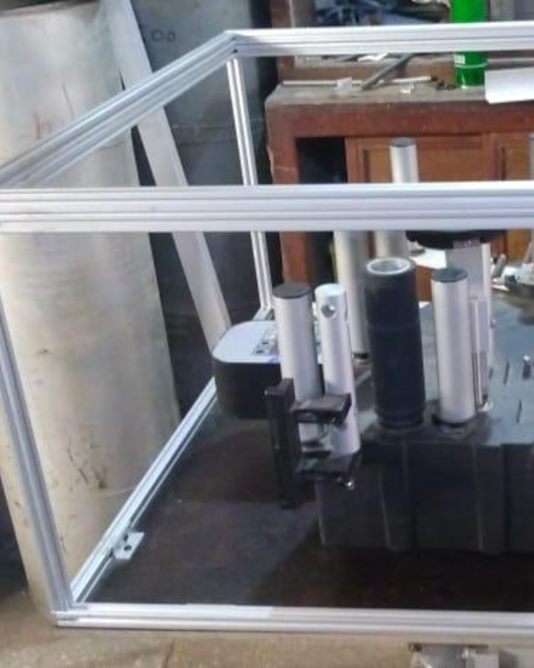 DUST PROOF HOUSING FOR LABELLING MACHINE