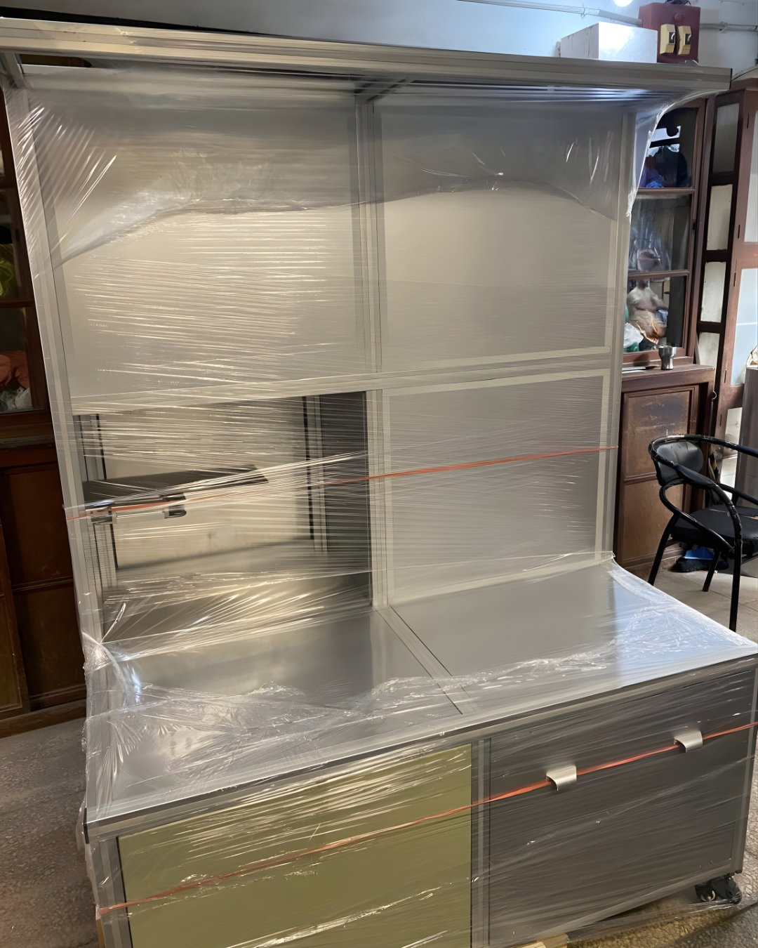 HVAC WORK STATION FOR AN AUTOMOTIVE